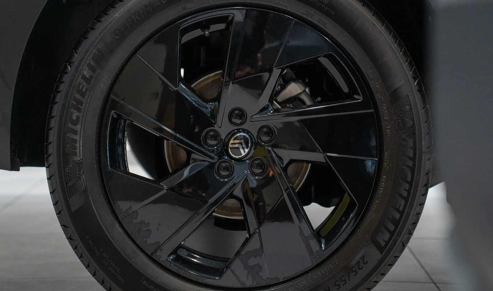 Originalno platišče Citroën z zimsko pnevmatiko