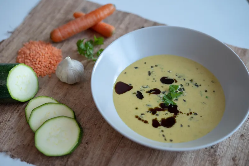KREMNA CURRY JUHA Z LEČO